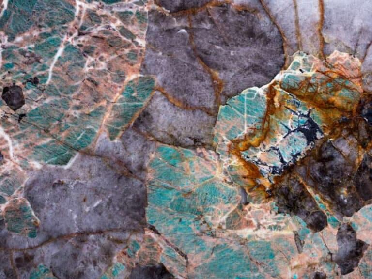 Benefícios do Uso de Quartzito em Paredes