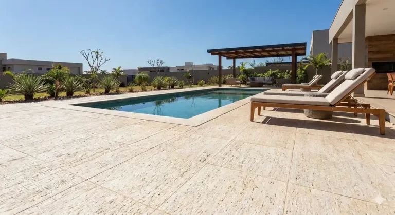 Pedras O clima seco e o sol de Brasília exigem cuidados